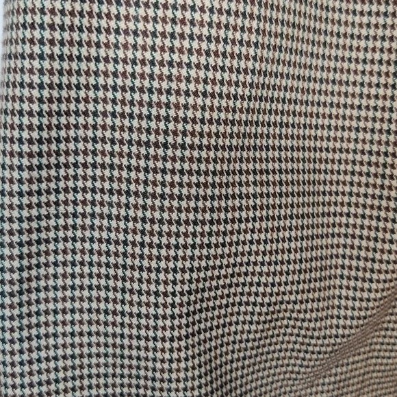 Forever 21 Tan Houndstooth Mini Skirt Size Medium - Picture 3 of 4